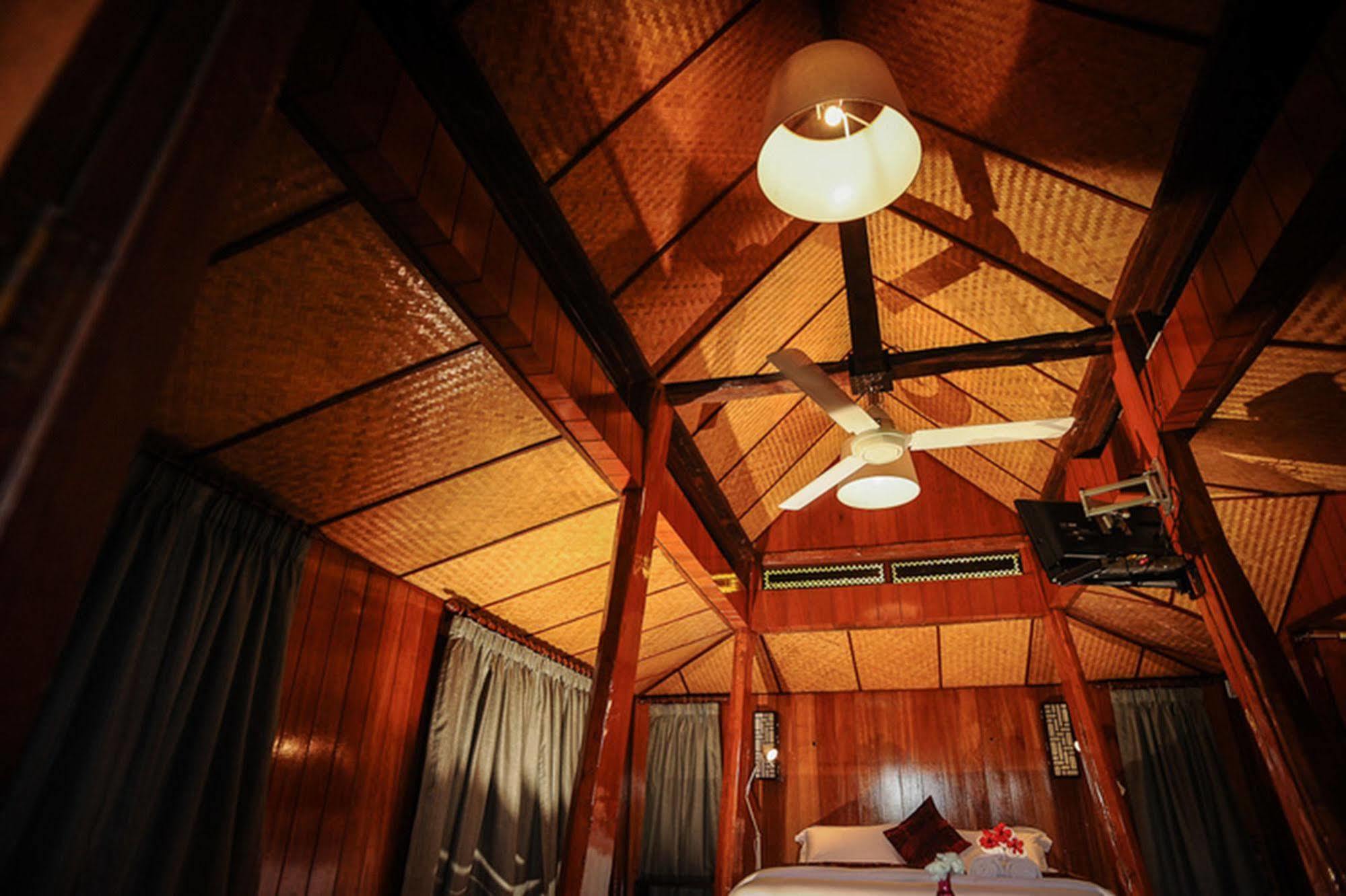 Malihom Private Estate Villa Balik Pulau Exterior photo